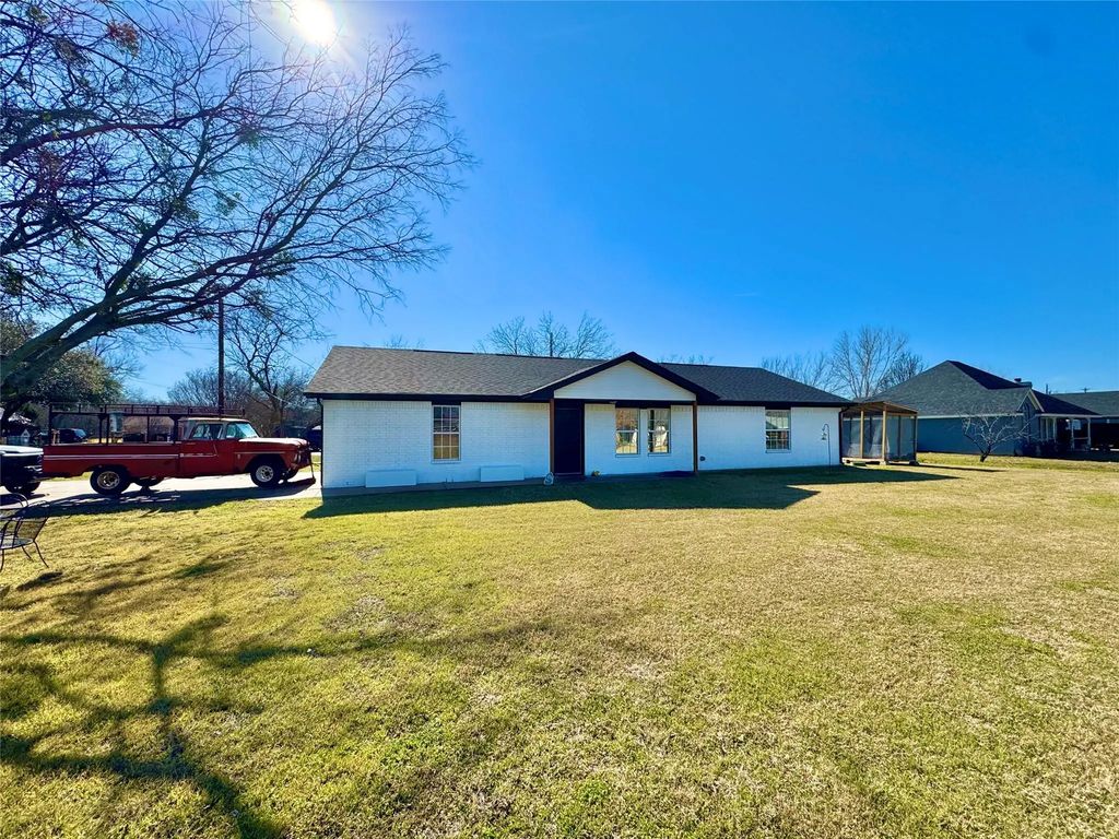 704 Shady Grove Court, Granbury