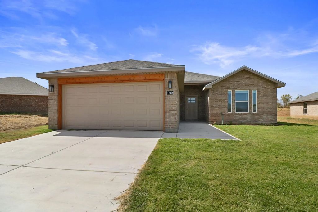 900 Bella Boulevard, Coleman