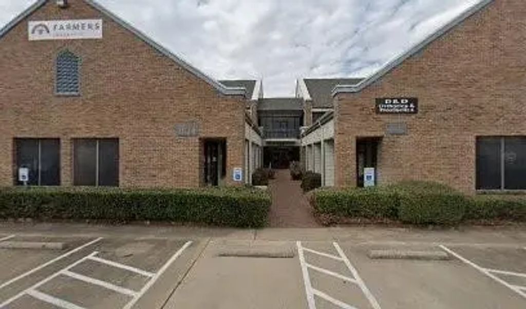 1638 W Irving Boulevard, Irving