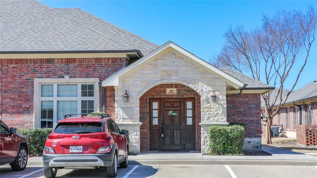 8765 Stockard 201, Frisco