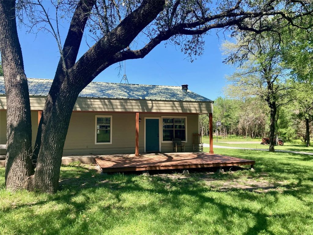 110 County Road 4270, Clifton