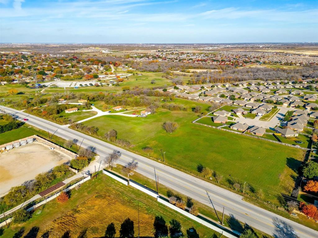 1101 E Main Street, Crowley