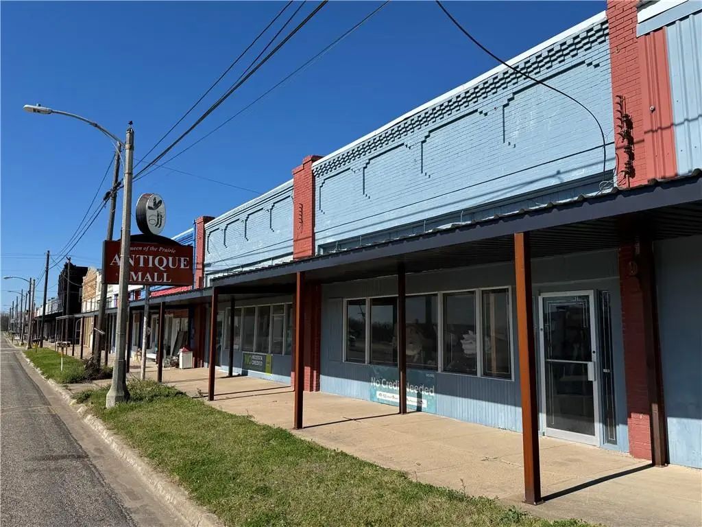 208 E Gassaway Avenue, Lott