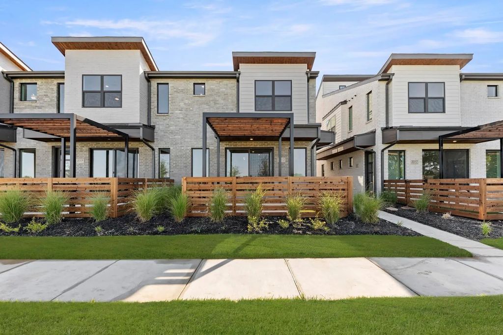 2013 Aldrich Mews, Celina