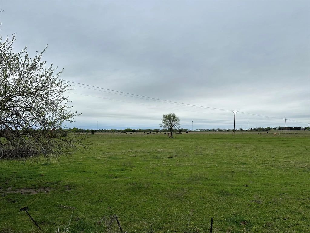 Stiles Road, Whitesboro