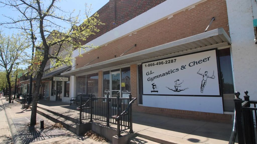 135 N Main Street, Winters