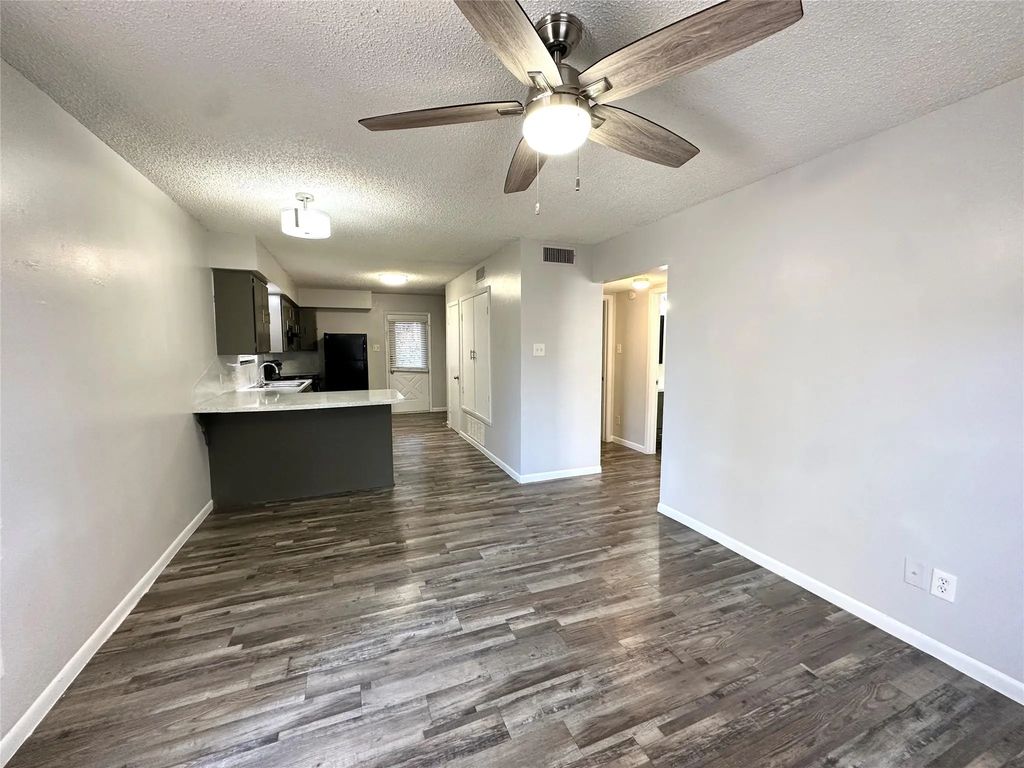 2006 Jane Street B, Longview