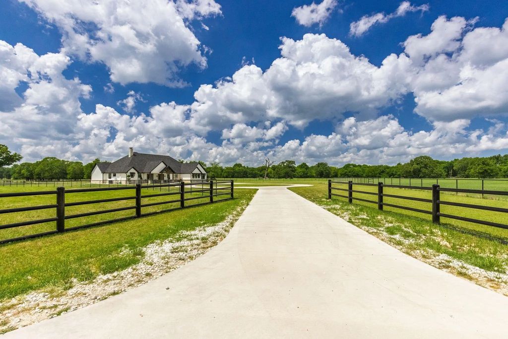 300 County Road 3636 Road, Dike