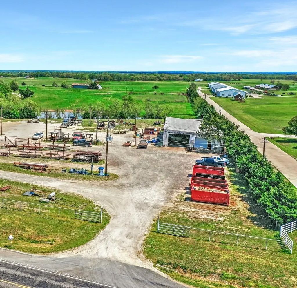 23350 Us Highway 377, Whitesboro