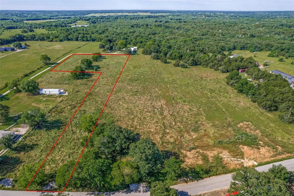 9426 Dripping Springs Road, Denison