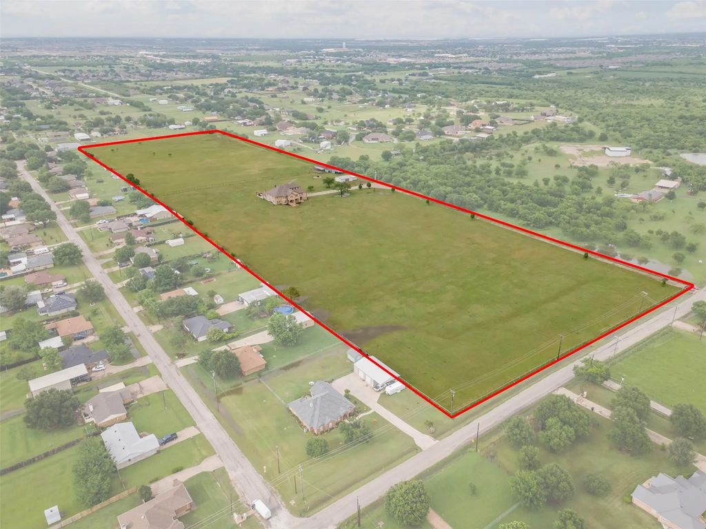 2500 County Road 920, Crowley