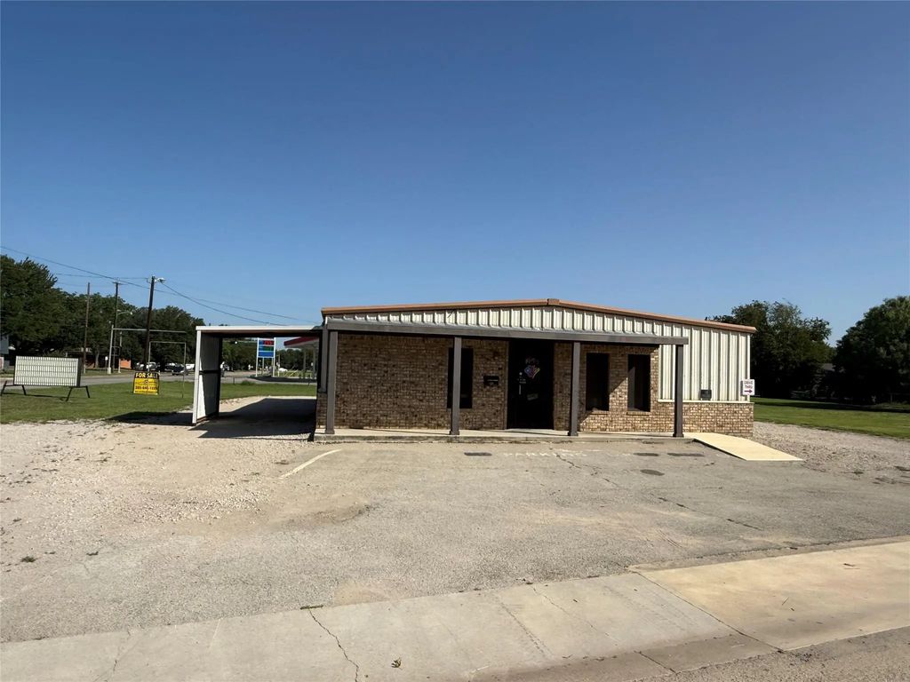 2810 4th Street, Brownwood