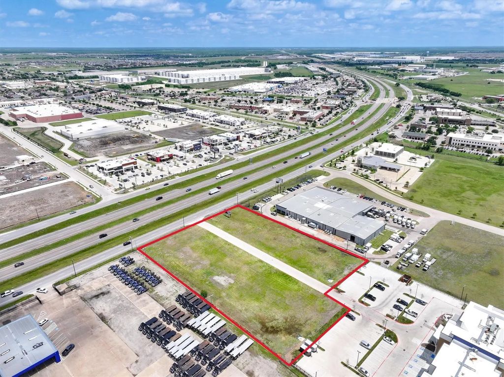 503 E Us Highway 80, Forney