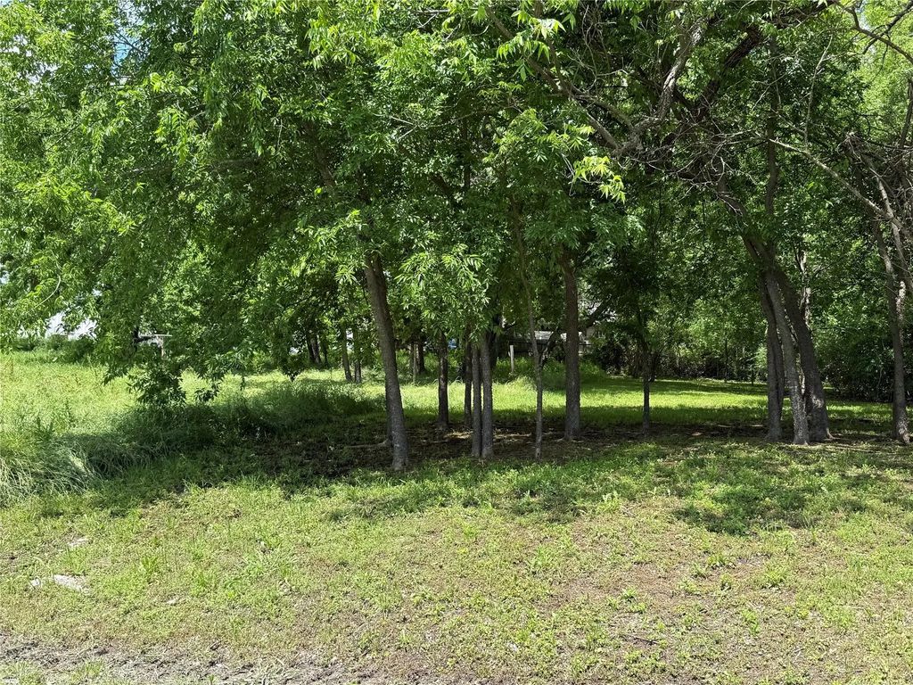 602 W 3rd Street, Bonham