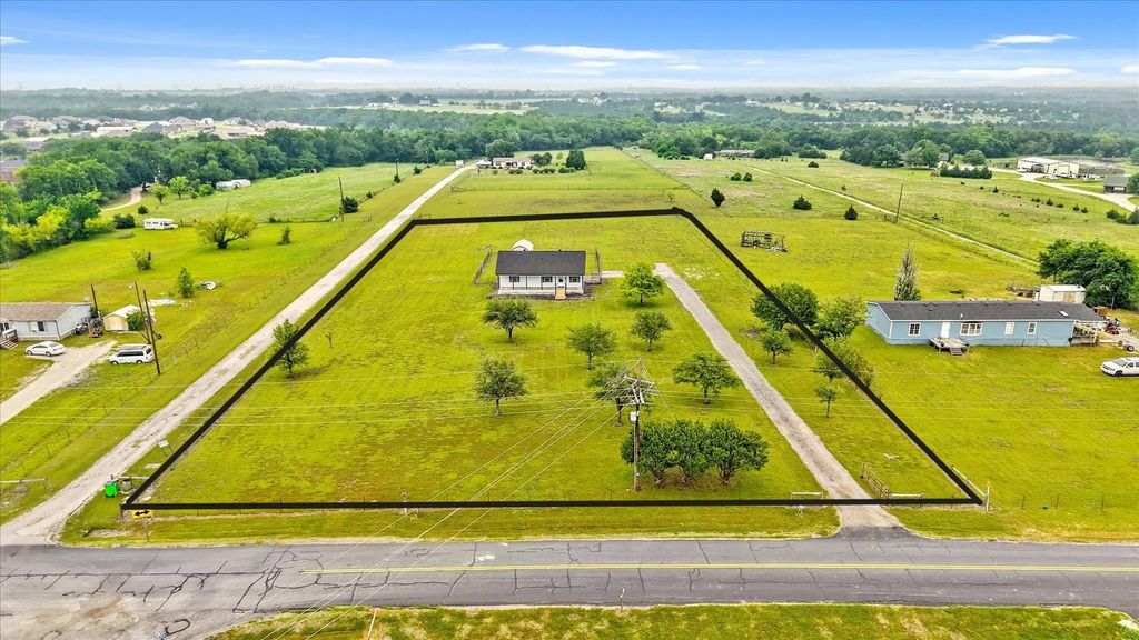 2099 County Road 655, Farmersville