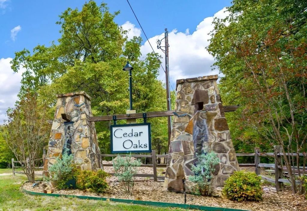 2112 Red Cedar Trail, Greenville
