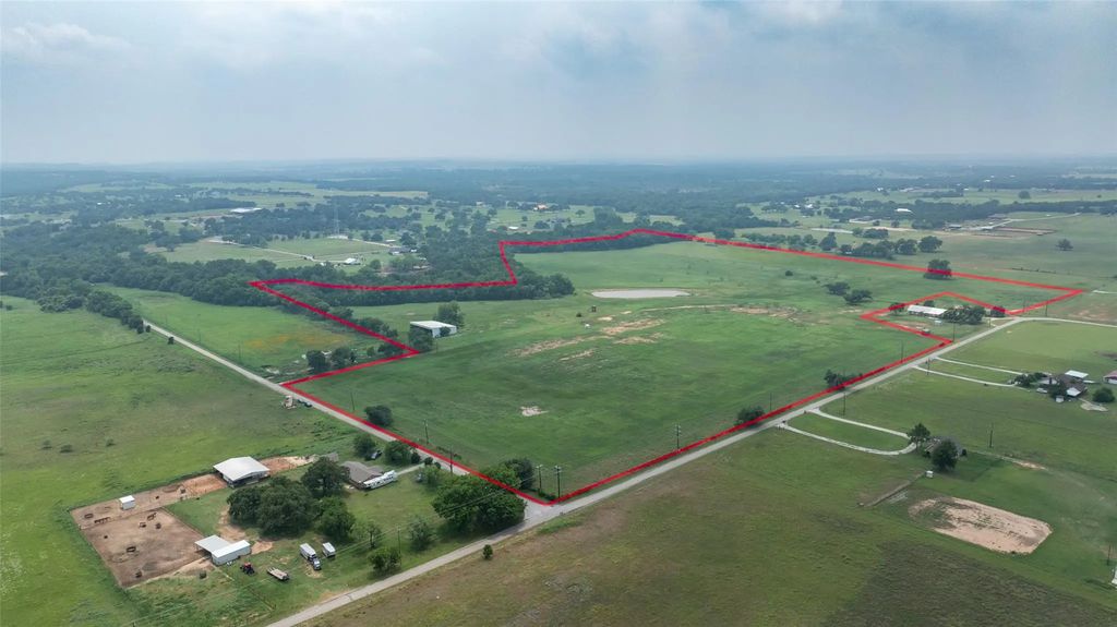 Big Valley Circle, Lipan