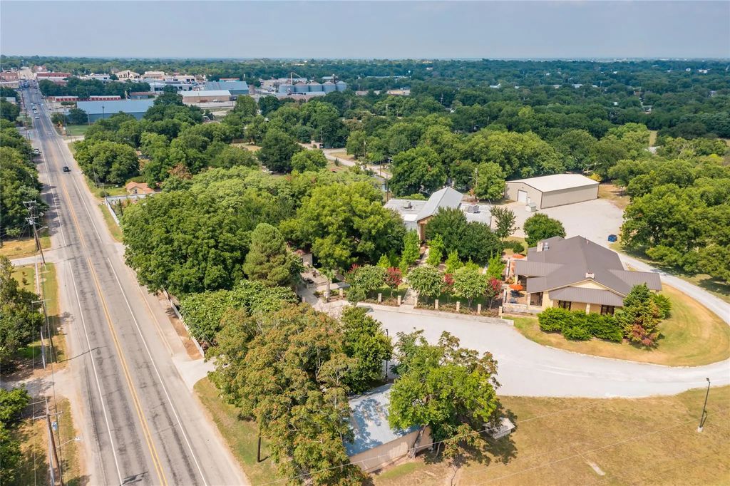 802 S Austin Street, Comanche