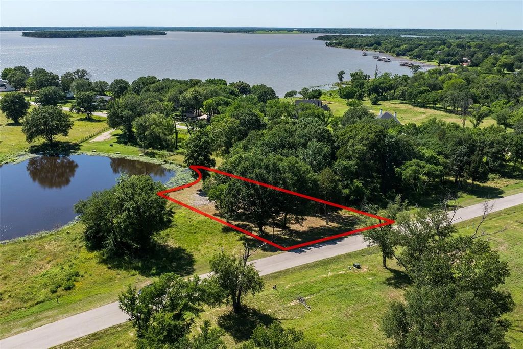 708 Clubview Drive, Mabank