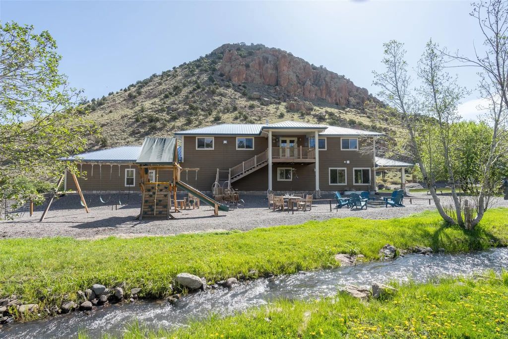 142 Meadow Road, Del Norte