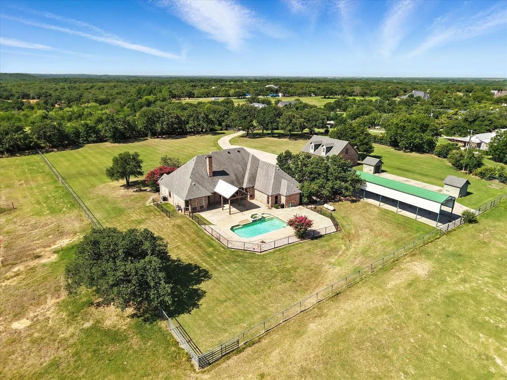 12886 Saint John Road, Pilot Point