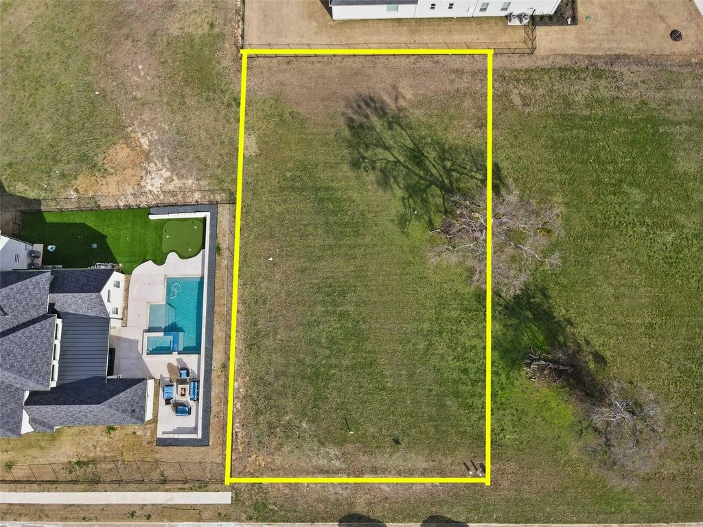 1918 Running Deer Lane, Gunter