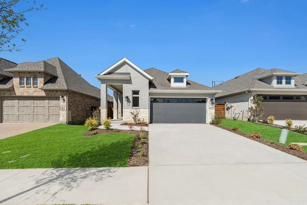 1905 Hazel Lily Run, Mesquite