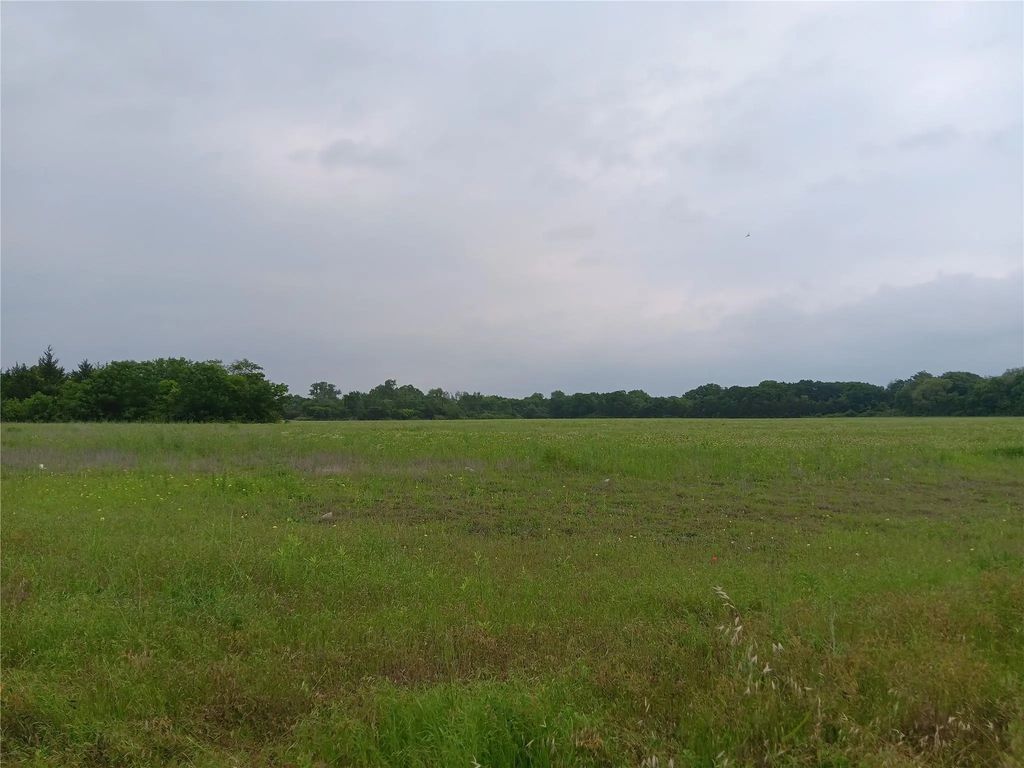 1400 W Wintergreen Road, Lancaster