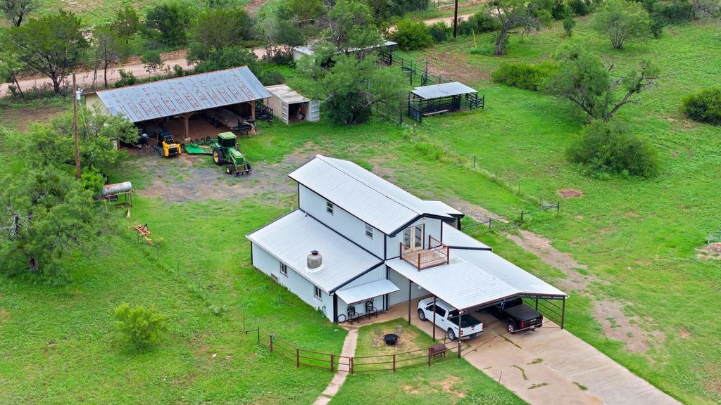 101 Starhorn Road, Marble Falls