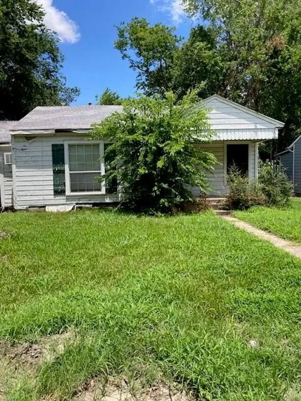 253 Graham Avenue, Bonham