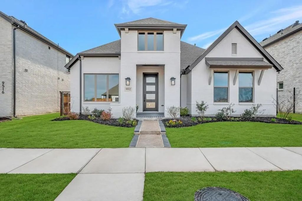 9512 Dahlia Boulevard, Mesquite