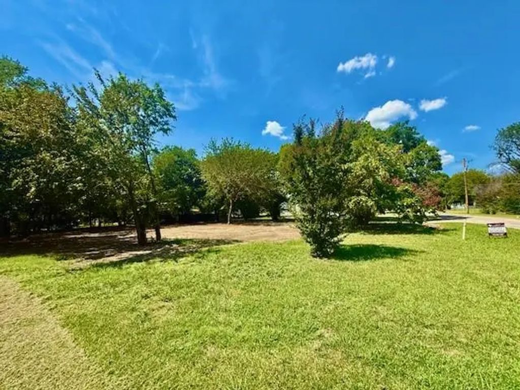 104 S Lamar Street, Tioga