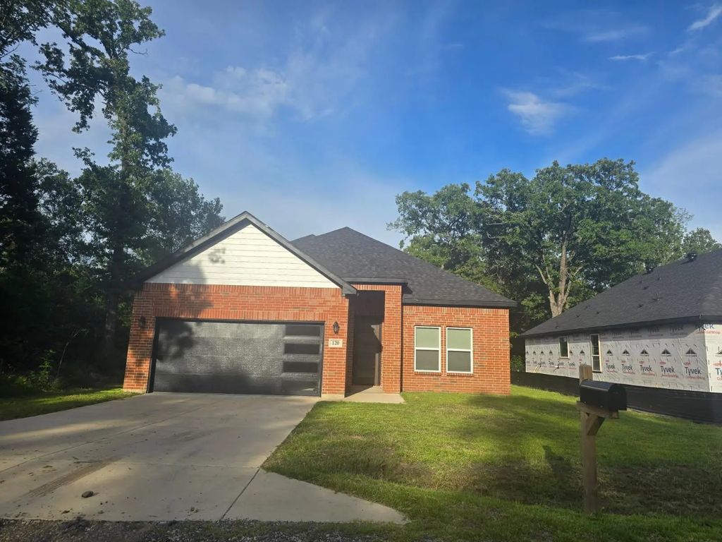 120 Dogwood Drive, Trinidad