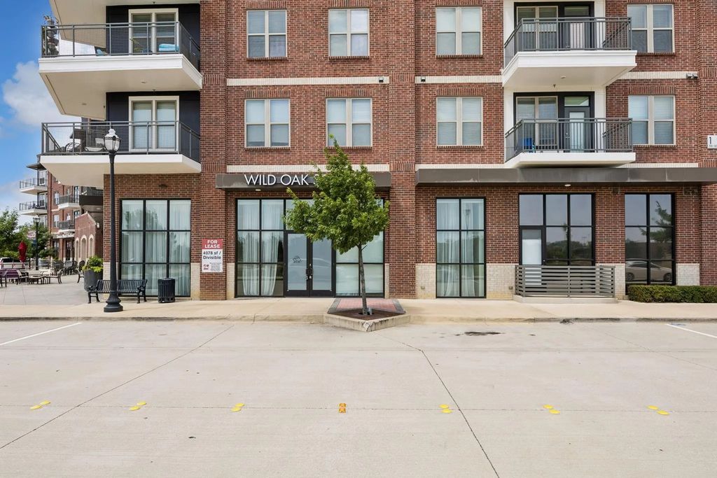 400 S Oak 160, Roanoke