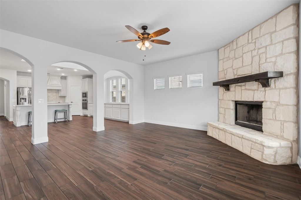 520 Ridgewater Trail, Fort Worth