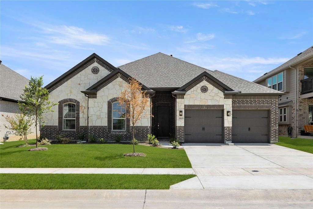 1019 Moss Grove Trail, Justin