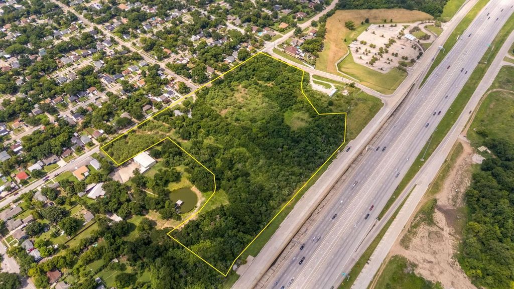 1610 Walnut Street, Grand Prairie