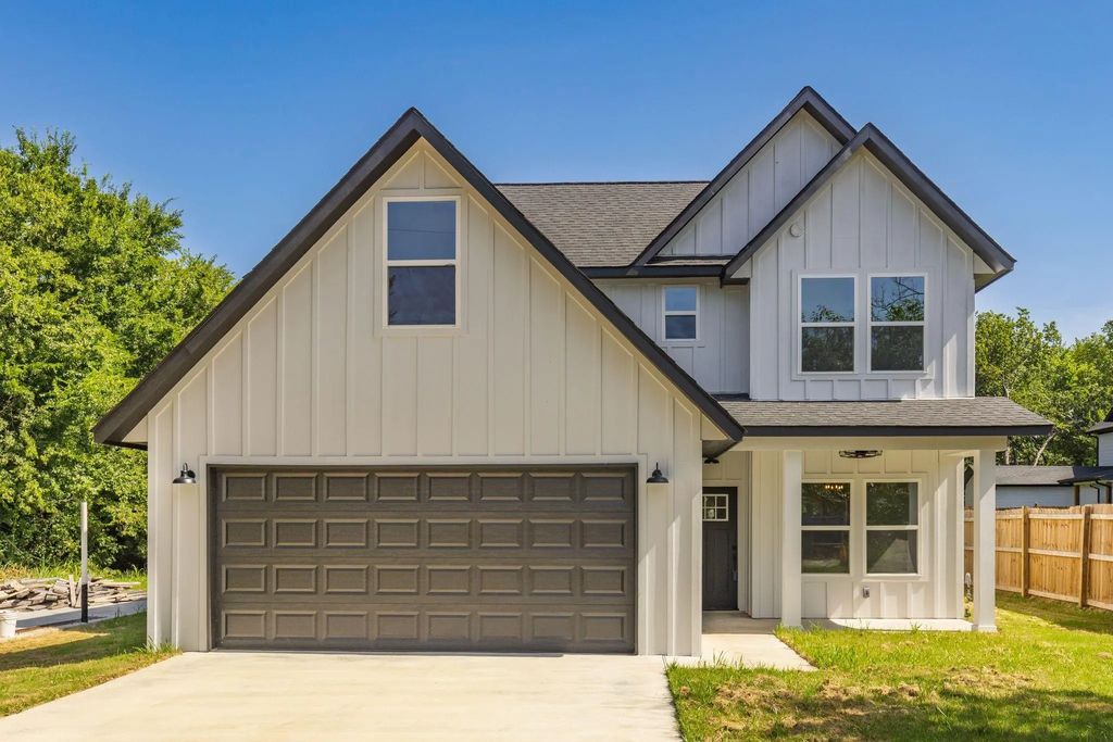 749 E Marshall Avenue, Cooper