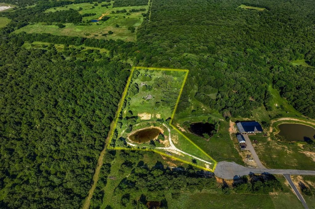418 Pondview Lane, Nocona