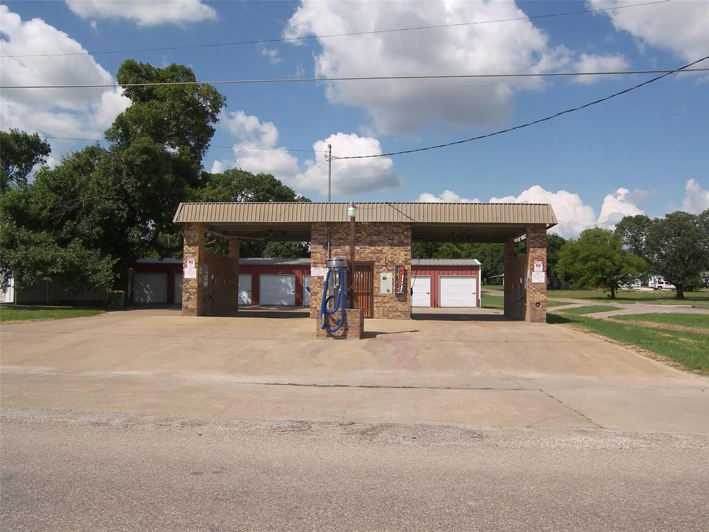 109 N Third Street, Godley