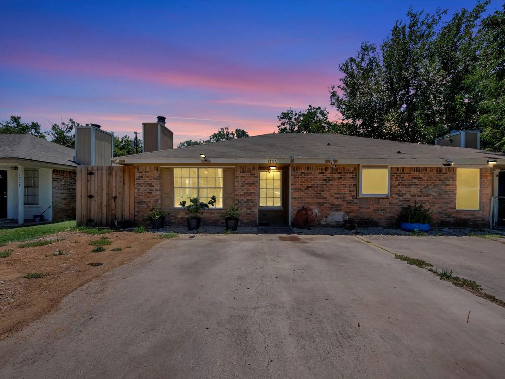 1706 Windsong Lane, Irving