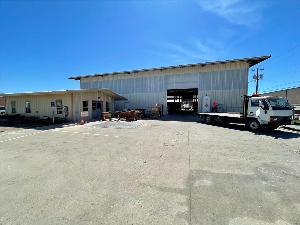 809 S 7th Street, Abilene
