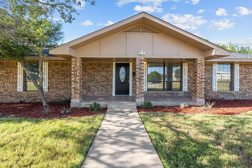 150 Sandlin Court, Springtown