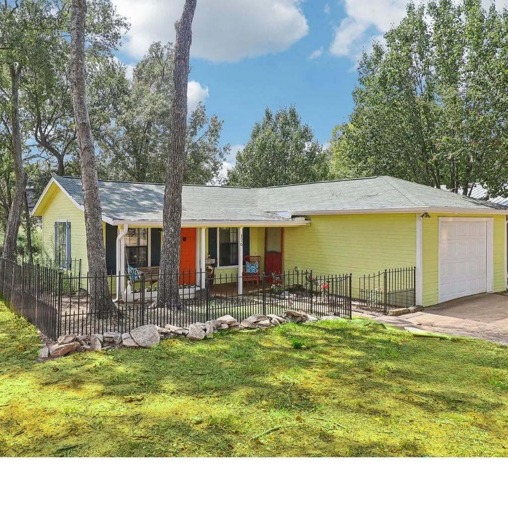 176 Bayside Circle, Malakoff