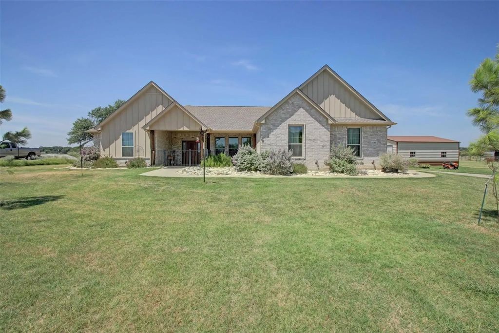8789 Hutcheson Hill Road, Springtown