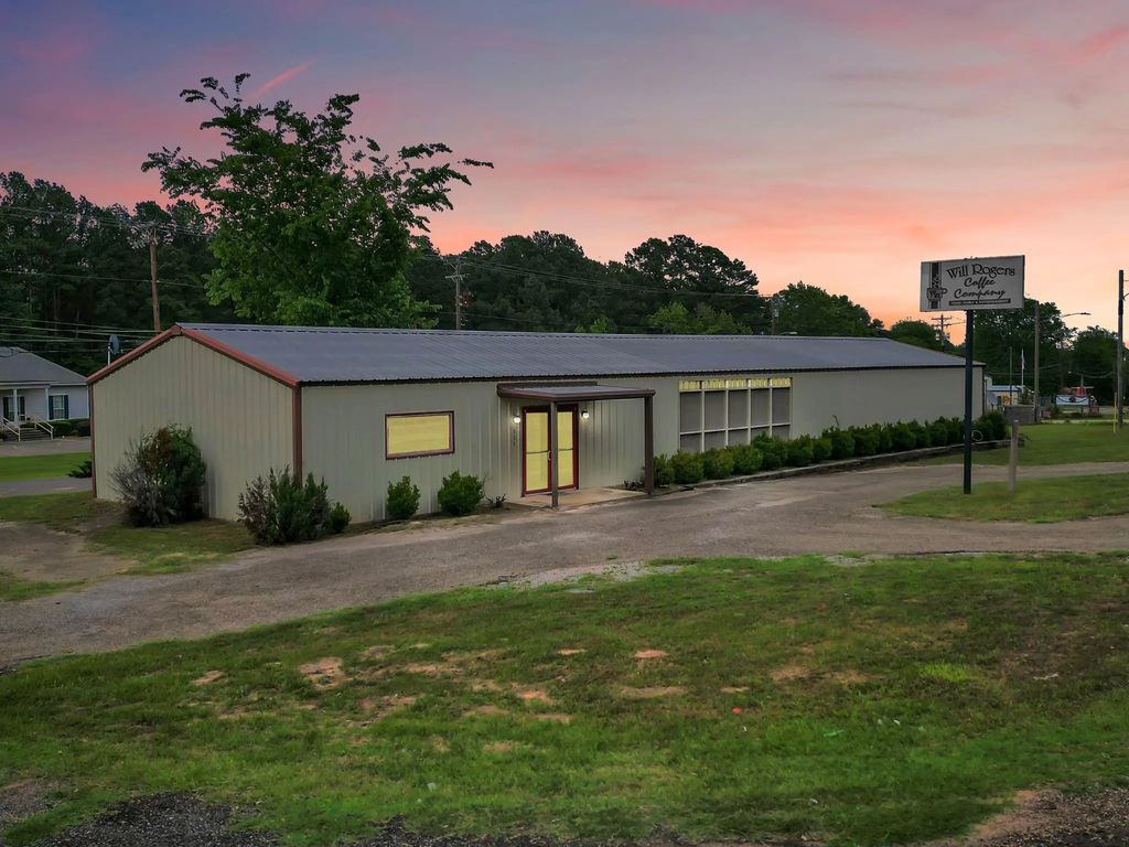 521 E Front Street, Hawkins