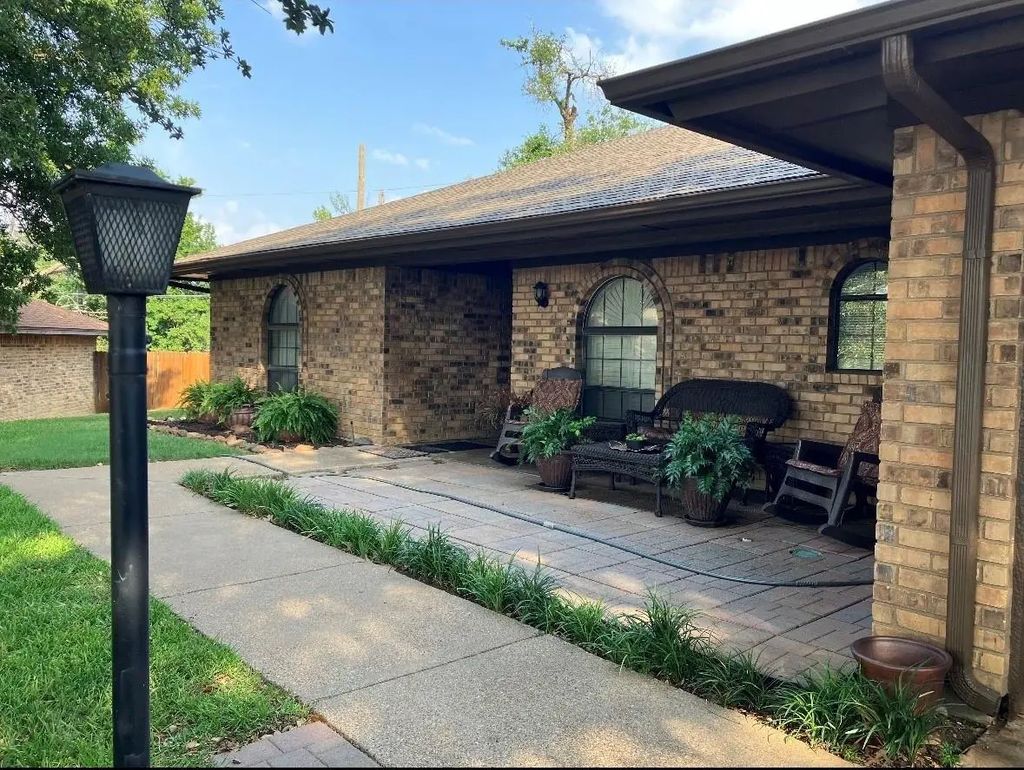3913 Misty Meadow Drive, Fort Worth