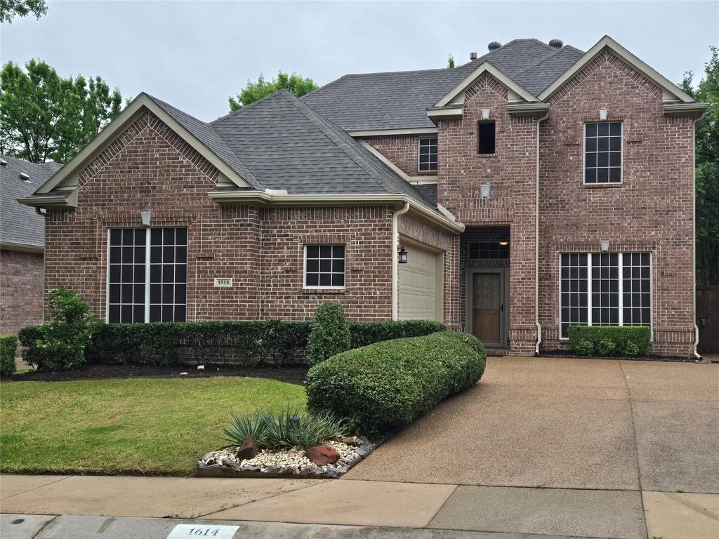 1614 Villa Court, Corinth
