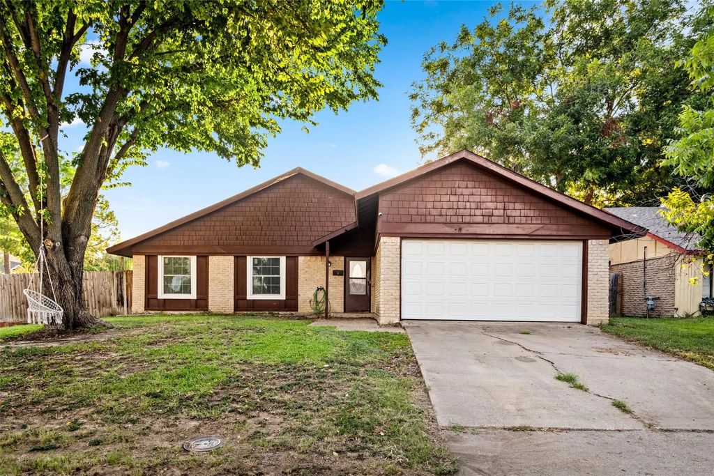 2837 Corrida Court, Grand Prairie