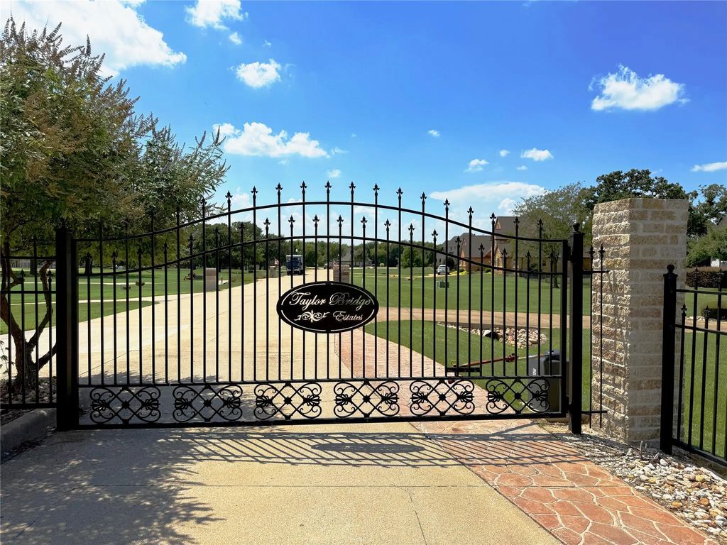 1616 Taylor Bridge Court, Burleson